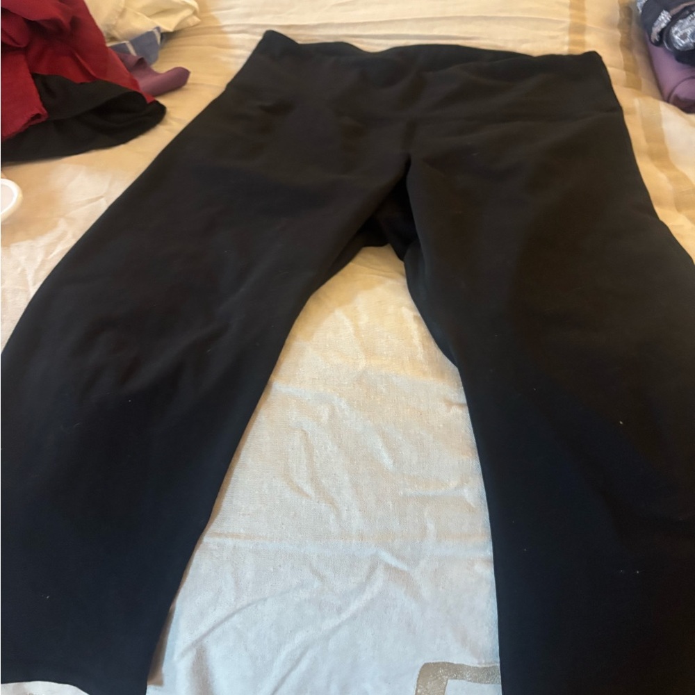 Old Navy Black Leggings Streamlined Silhouette